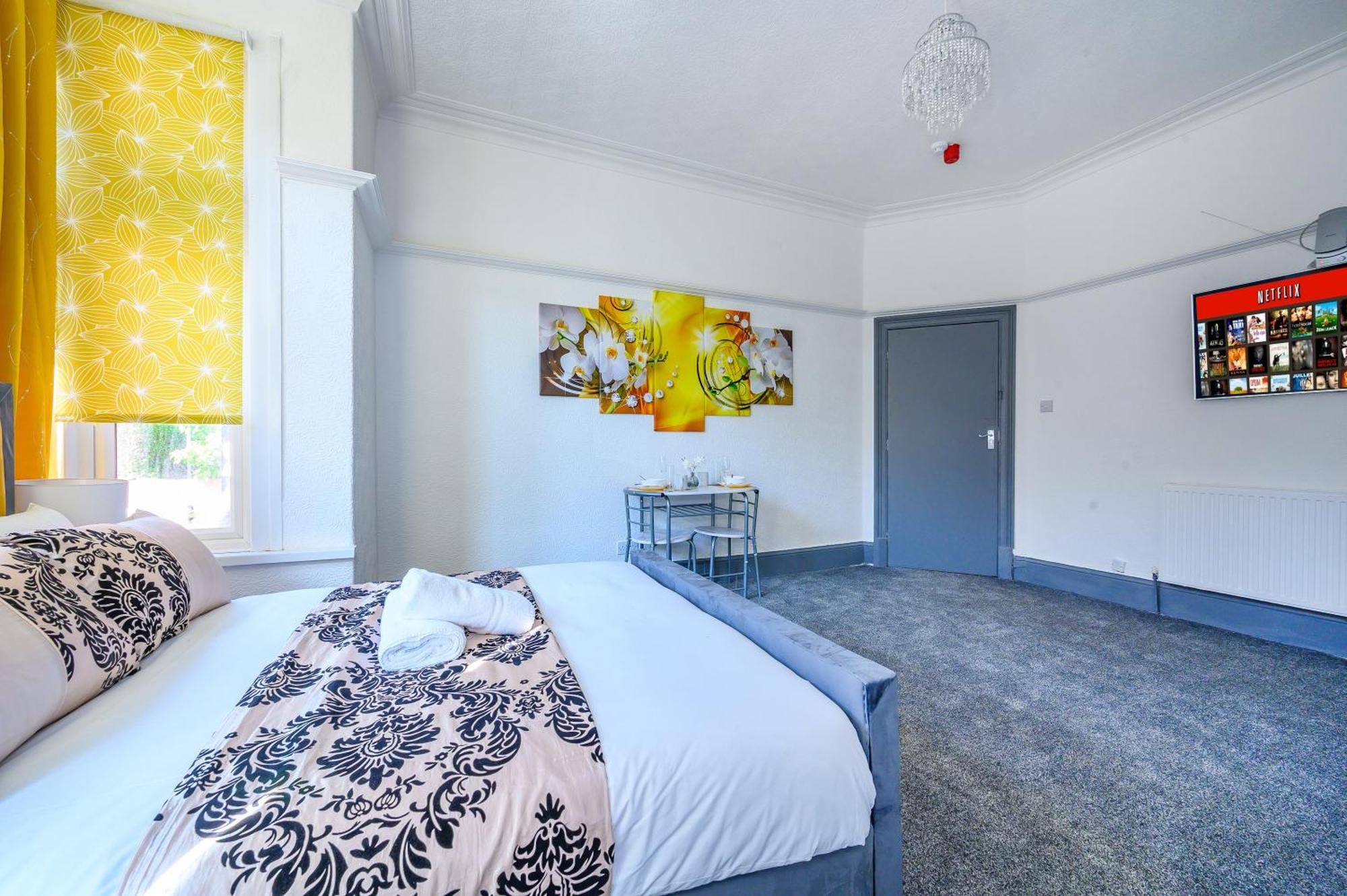 -Rf7H- For Your Relaxed & Cosy Free Parking Leeds  Buitenkant foto