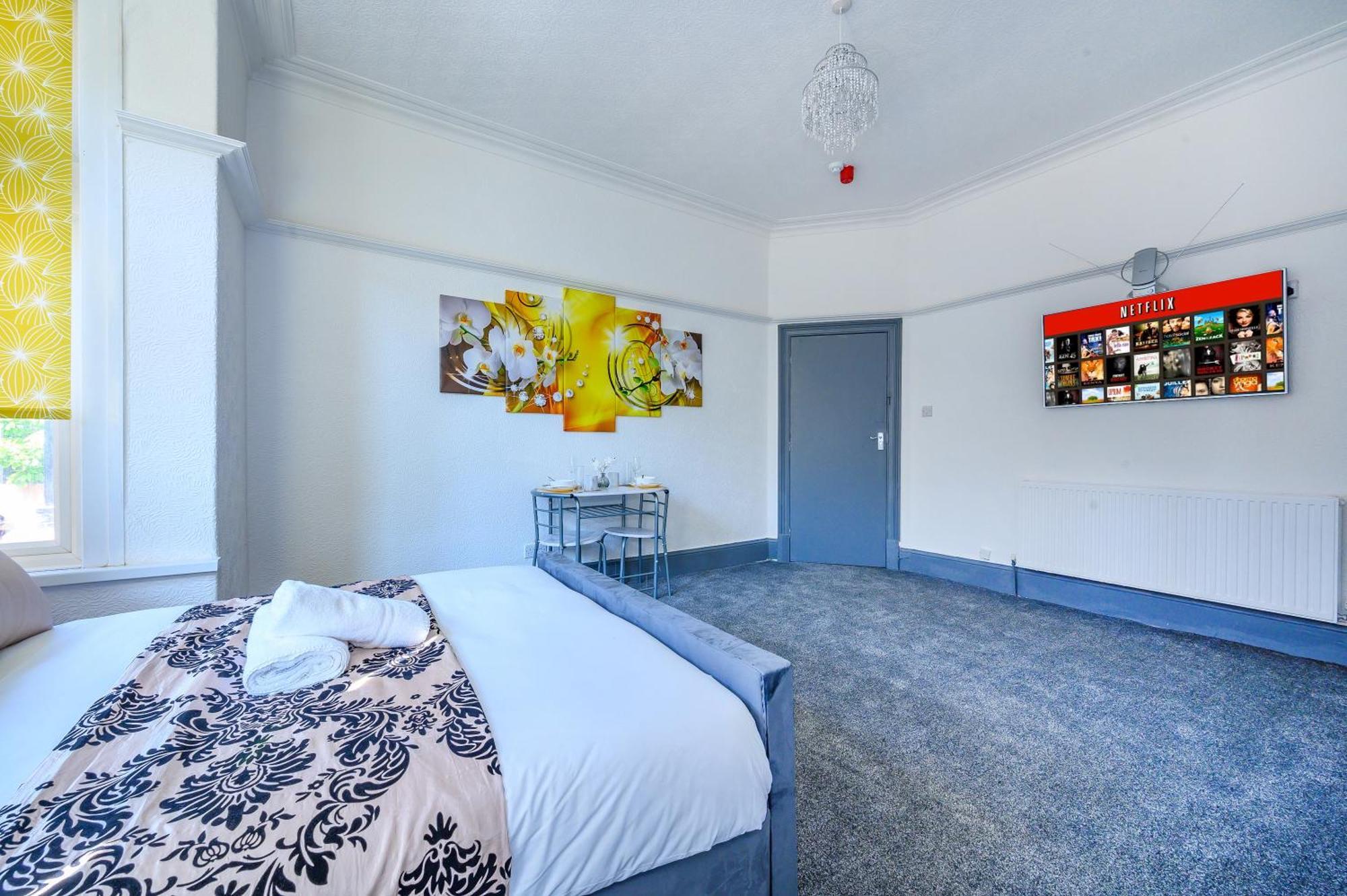 -Rf7H- For Your Relaxed & Cosy Free Parking Leeds  Buitenkant foto